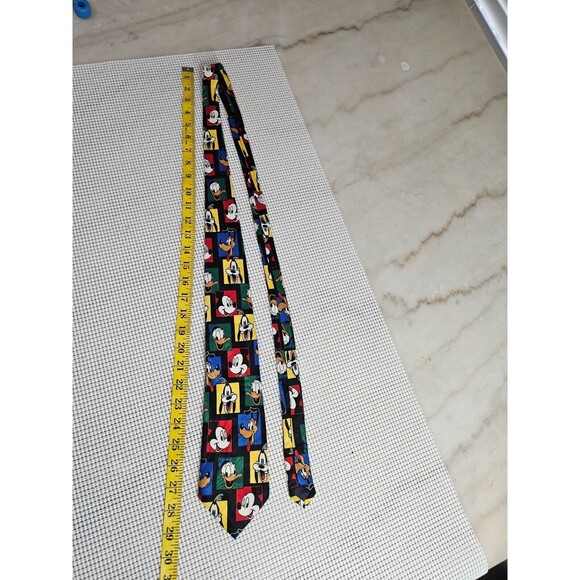 Vintage Disney Men's Tie Featuring Classic Characters, 3.5 x 60 Inches - Picture 5 of 5